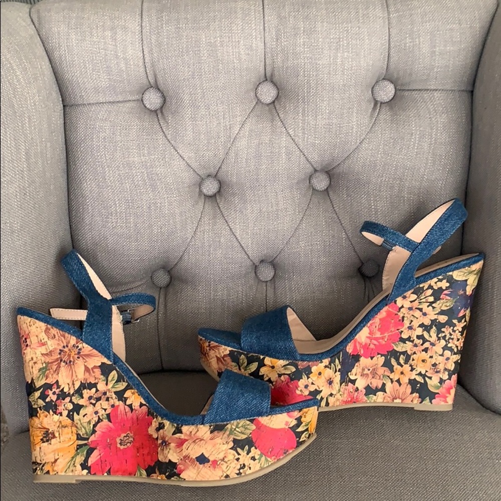 Nicole Miller Denim Floral Wedge Heel Sandal 9.5
